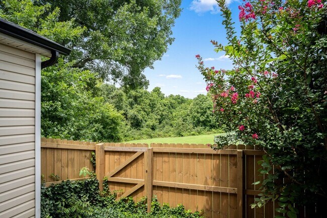 Building Photo - 340 Stewarts Landing Cir