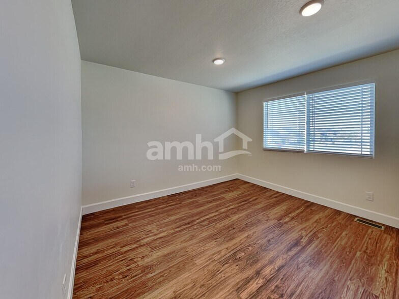 Building Photo - 2705 W 3290 S