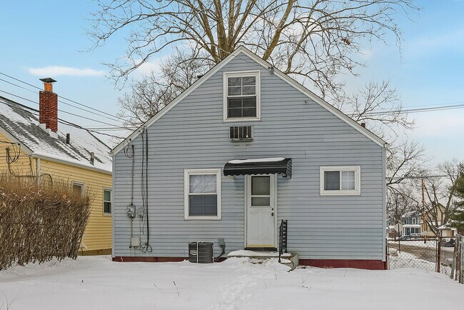 Building Photo - 299 S Hague Ave
