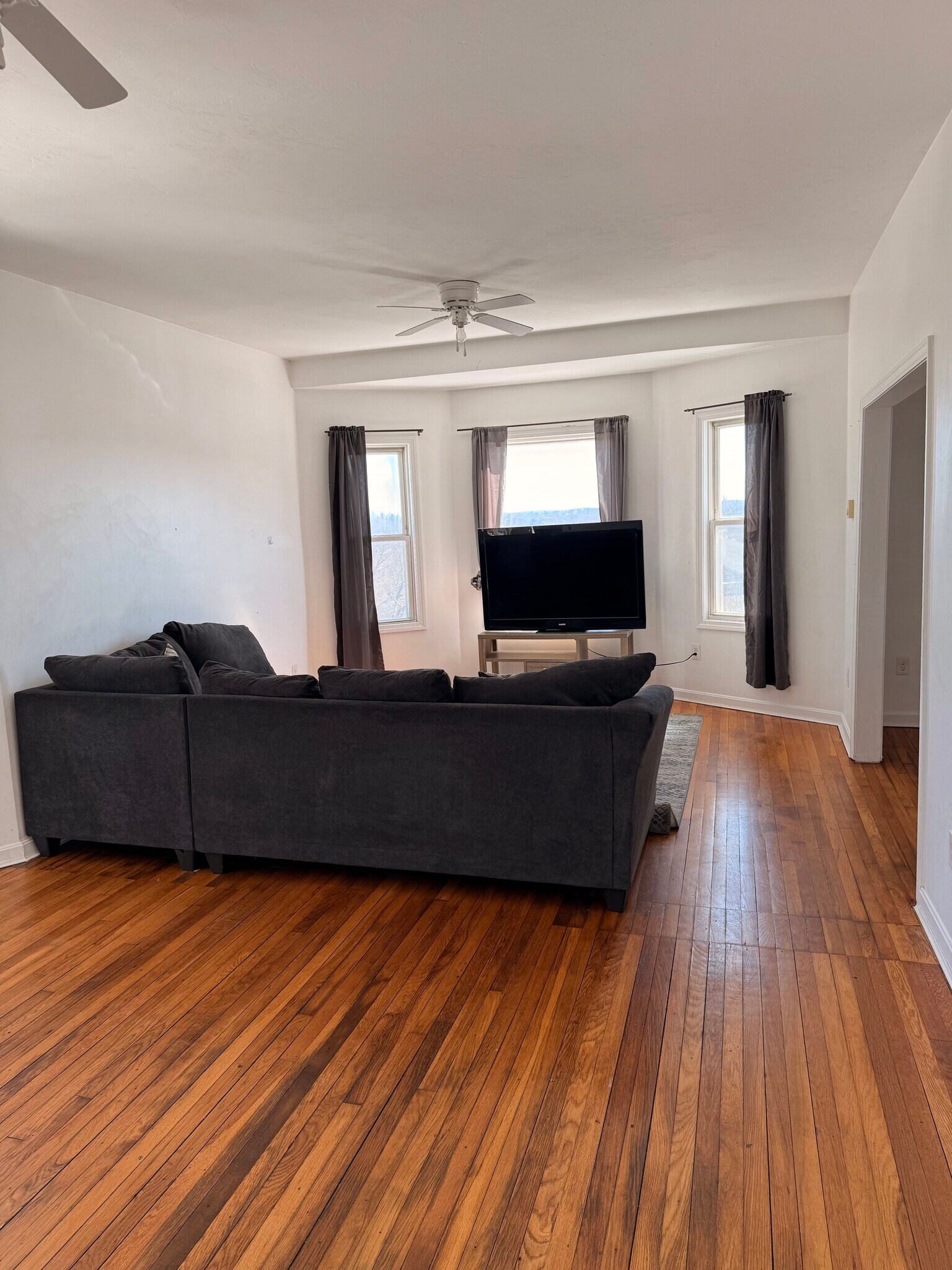 Building Photo - 1442 Main St