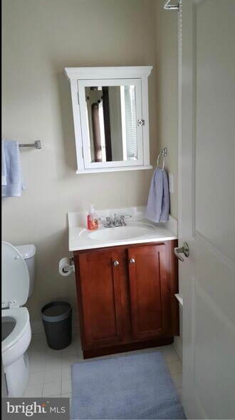 Building Photo - 5603 44th Ave