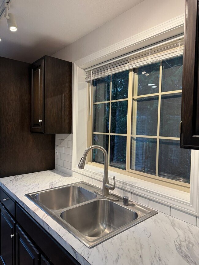 Building Photo - 20780 Terasse Dr NW