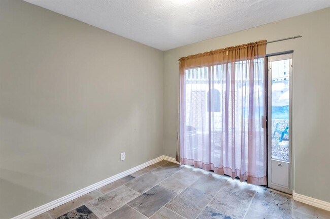Building Photo - 6808 Eastridge Dr
