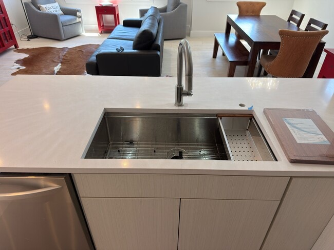 Building Photo - 5255 O'Donnell Ln