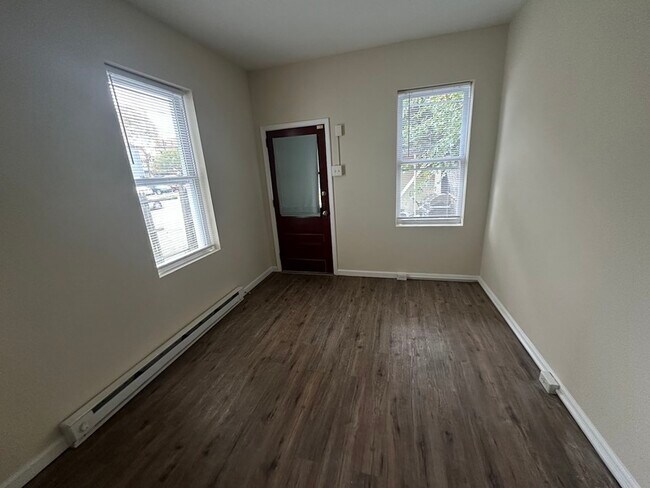 Building Photo - 1350 Willow St