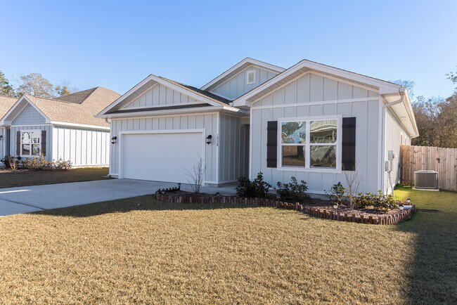 Building Photo - 1938 Westhill Dr