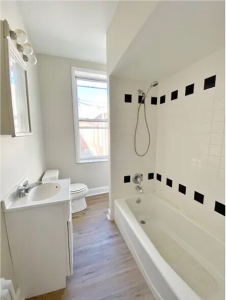 Building Photo - 2308 S 15th St