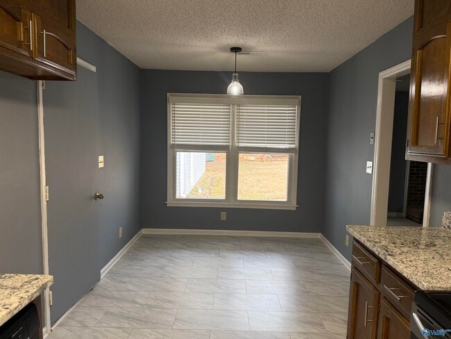 Building Photo - 1006 Wood Cir