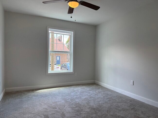 Building Photo - 1085 Whalley Ave