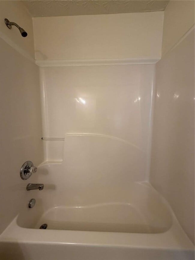 Building Photo - 644 Kenridge Dr