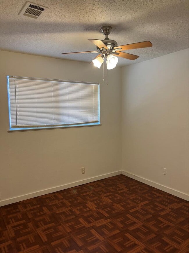 Building Photo - 3103 Edgedale Dr
