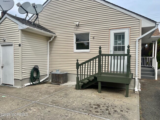 Building Photo - 246 7th Ave