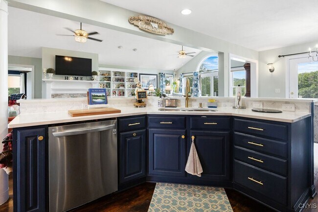 Building Photo - 5479 Lake Rd