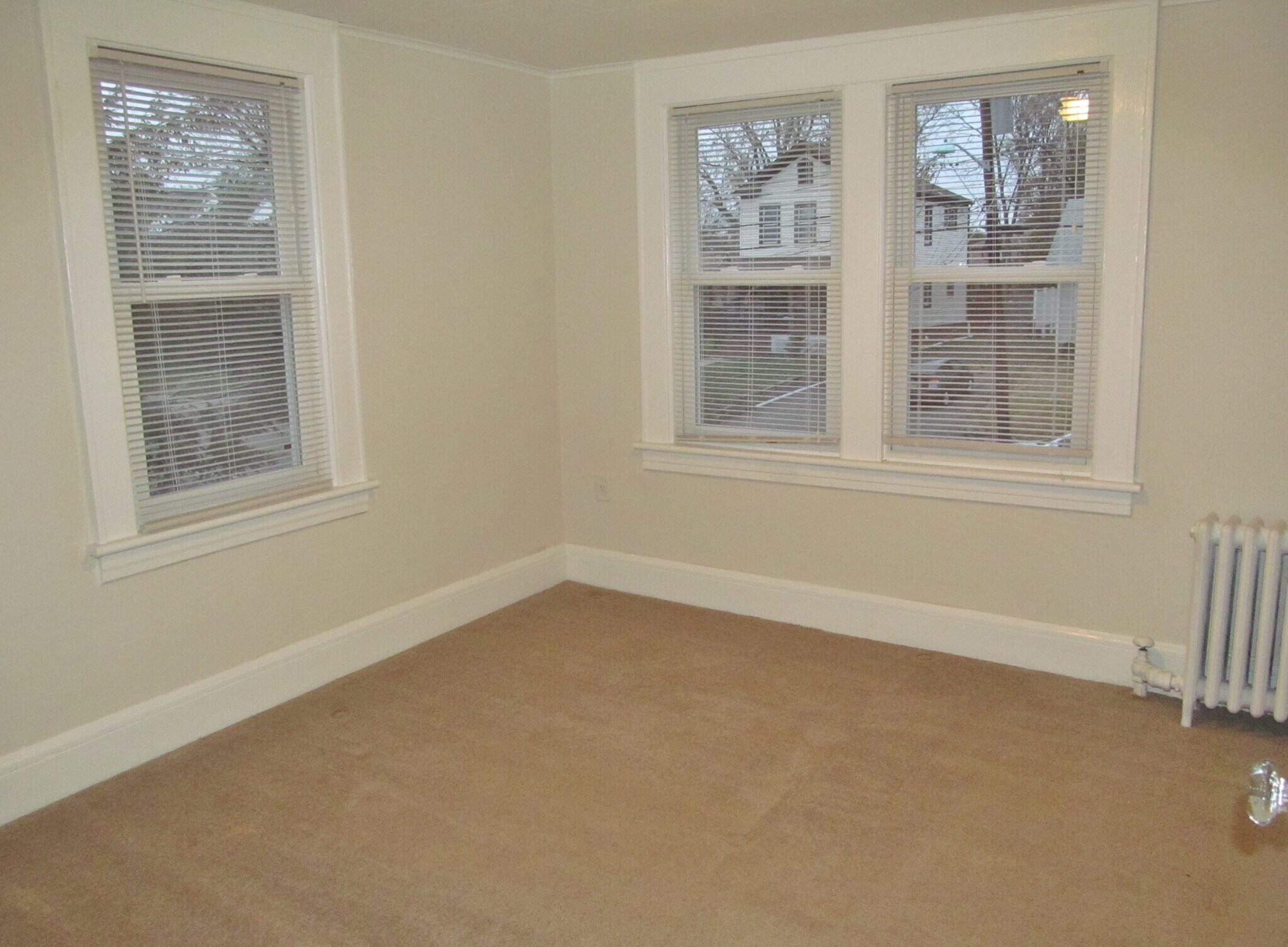 Building Photo - 146 E Cliff St