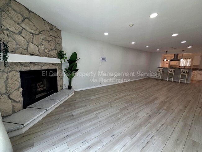 Building Photo - 2520 Graham Ave