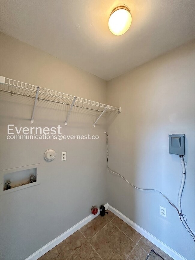 Building Photo - 800 Catherine St