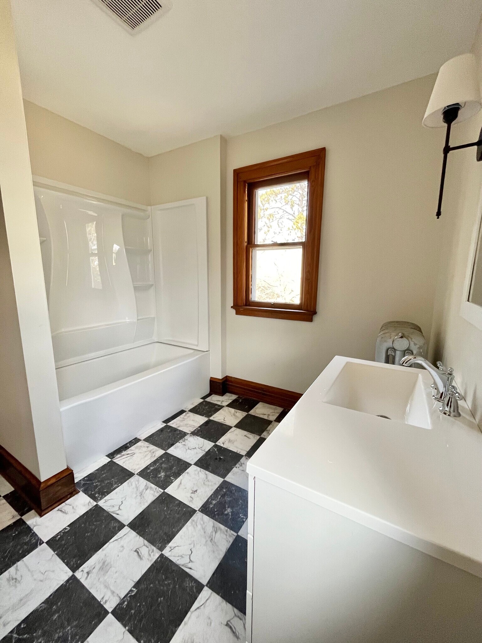 Upstairs Full Bath - 1465 Main St