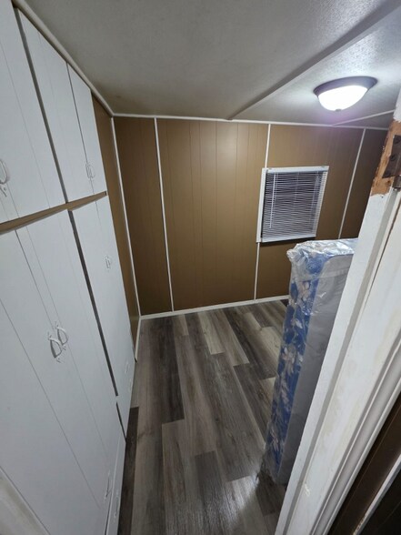 Building Photo - 905 W 37th Ave