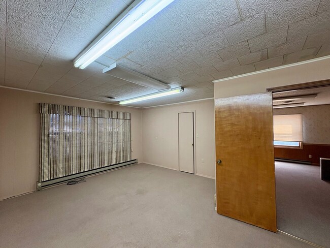 Building Photo - 1207 W Main St