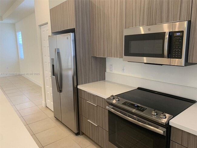 Building Photo - 10443 NW 82nd St