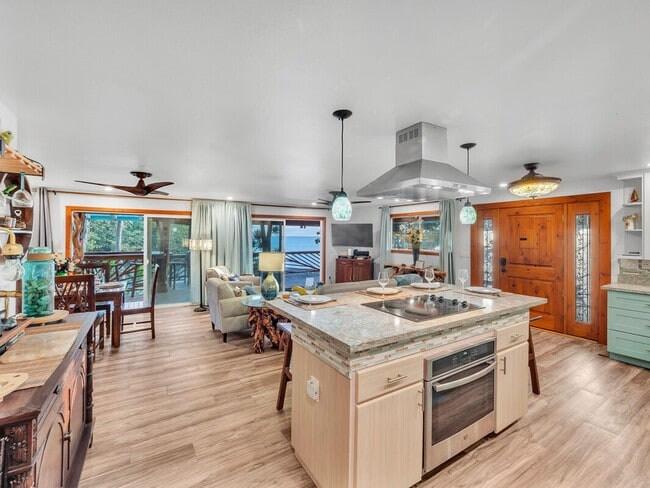 Building Photo - Oceanfront Estate: The Honolii Hale