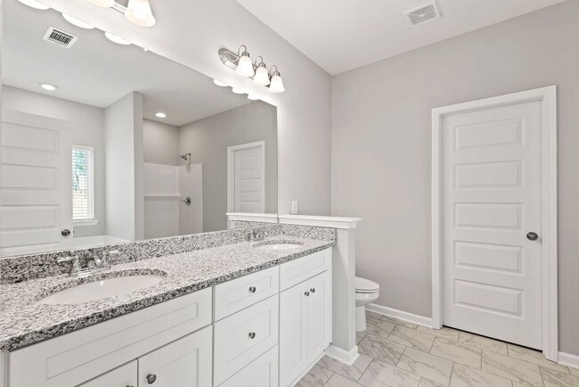 Building Photo - North Paulding High School - 4 bedrooms/2....