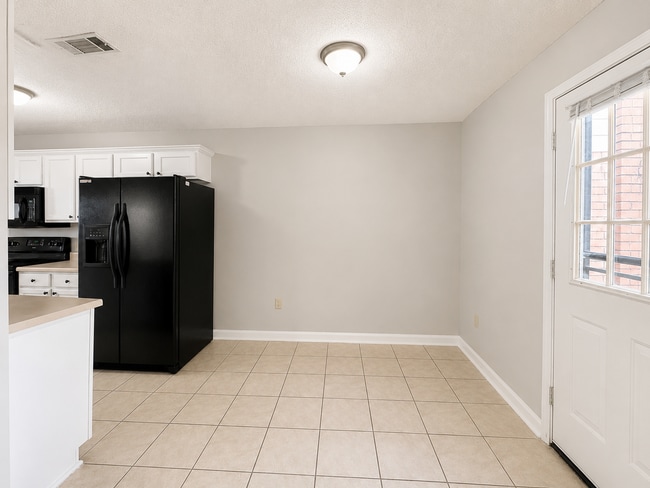 Building Photo - 7745 Shadowland Dr