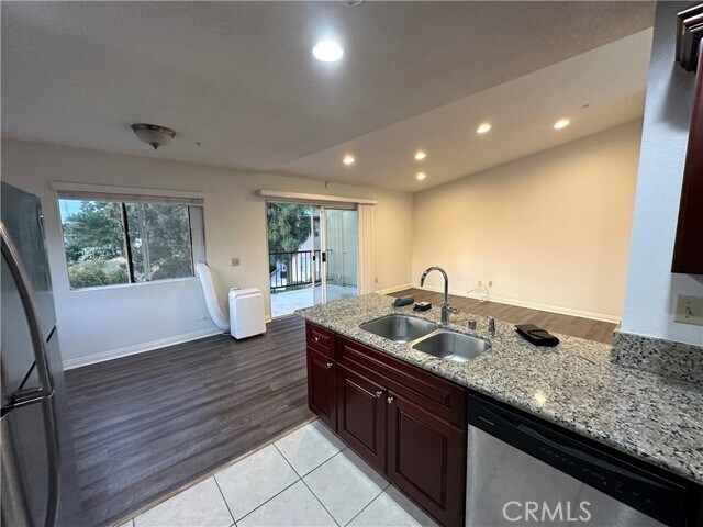 Building Photo - 2620 Avenida Del Vista