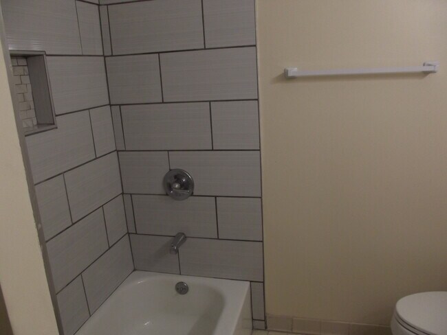 First Floor Bath - 912 E Chestnut St