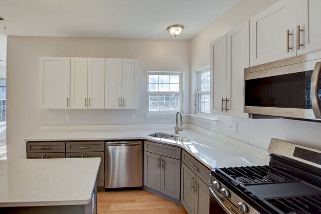 Building Photo - 2112 Seastone Trce