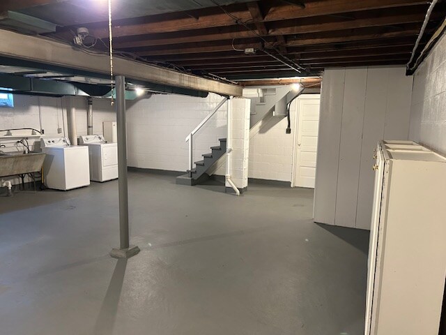 Building Photo - 103 8th St