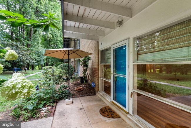 Building Photo - 4917 Americana Dr