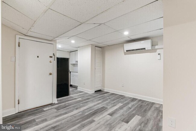 Building Photo - 2019 Locust St