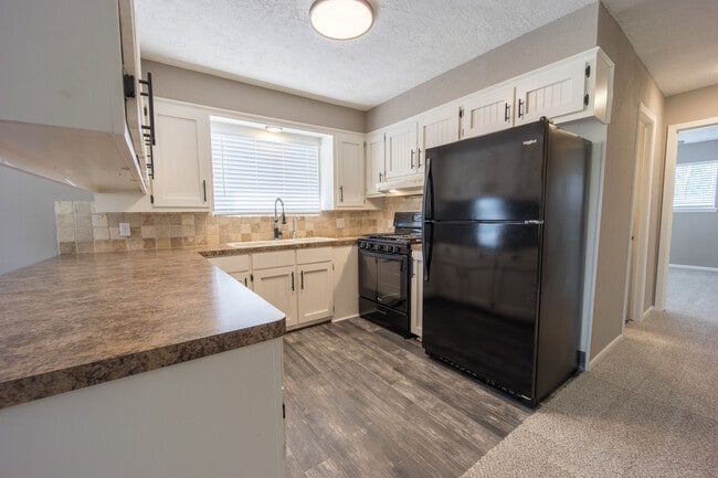 Building Photo - 17411 Strack Dr E