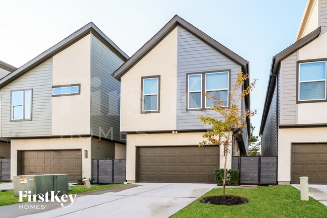 Building Photo - 434 S Centro Cir