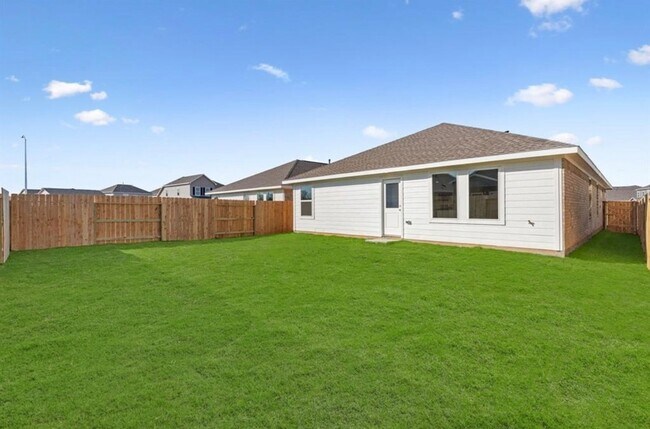 Building Photo - 2706 Pebble Whisper Dr
