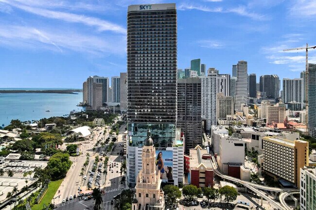 Building Photo - 398 NE 5th St