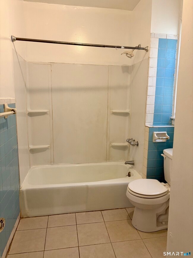 Building Photo - 162 Gilbert Ave