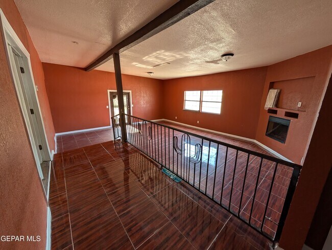 Building Photo - 13821 Villalobos Rd