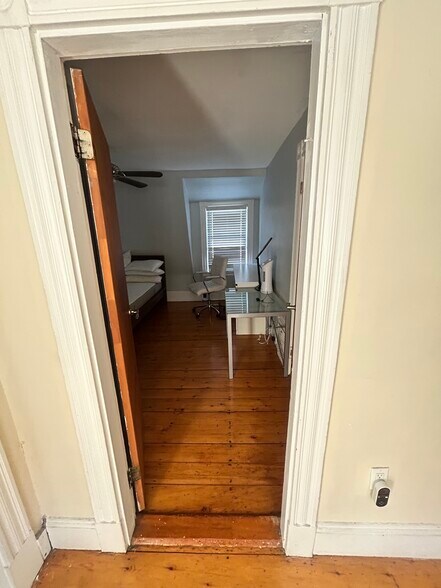 Building Photo - 49 Thacher St