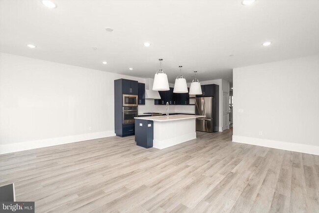 Building Photo - 4403 Thompson Dr