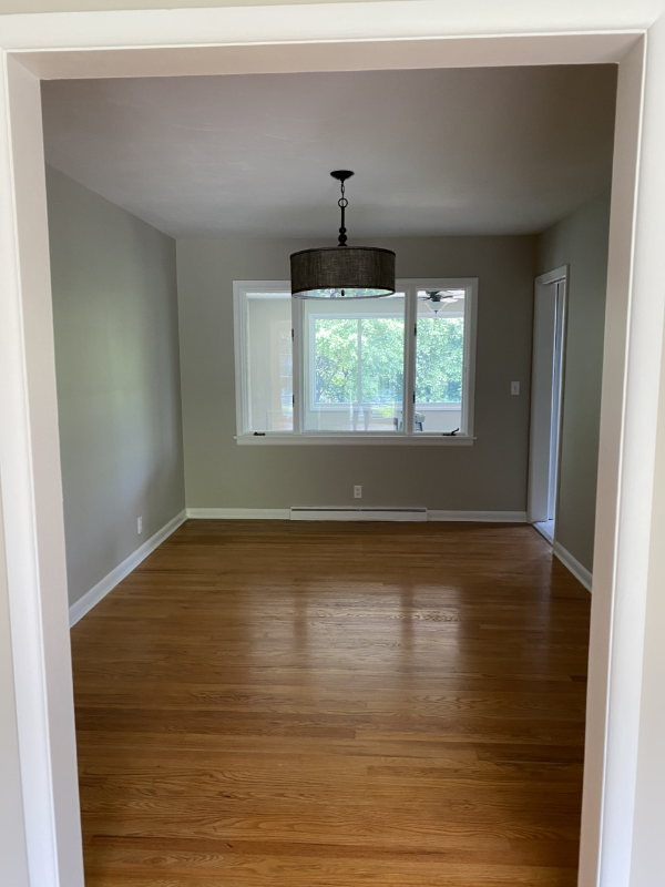 Building Photo - 102 Chaumont Dr