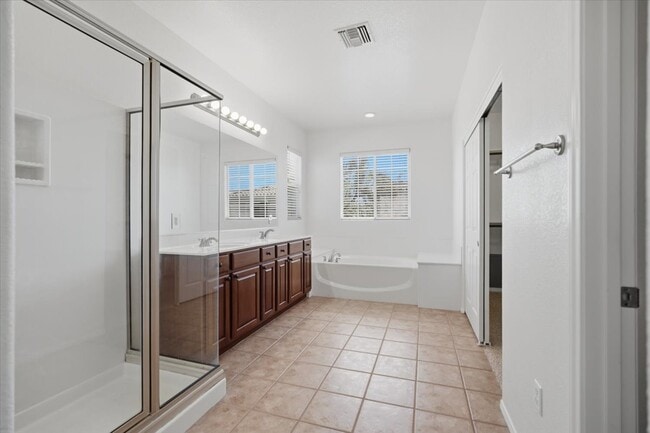 Building Photo - 2206 Cast Pebble Dr
