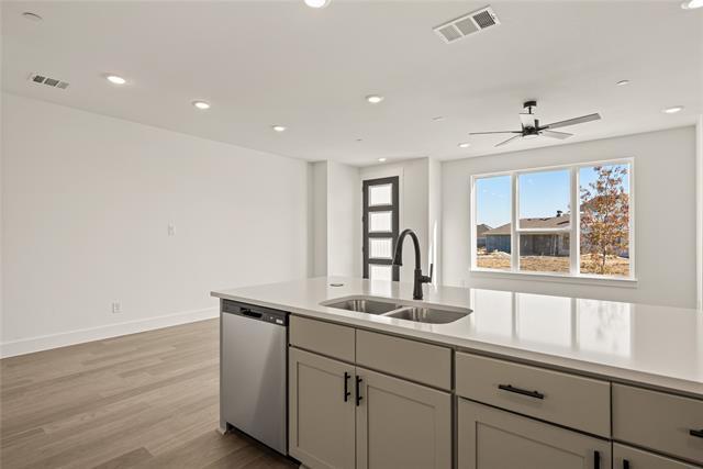 Building Photo - 9609 Dahlia Blvd