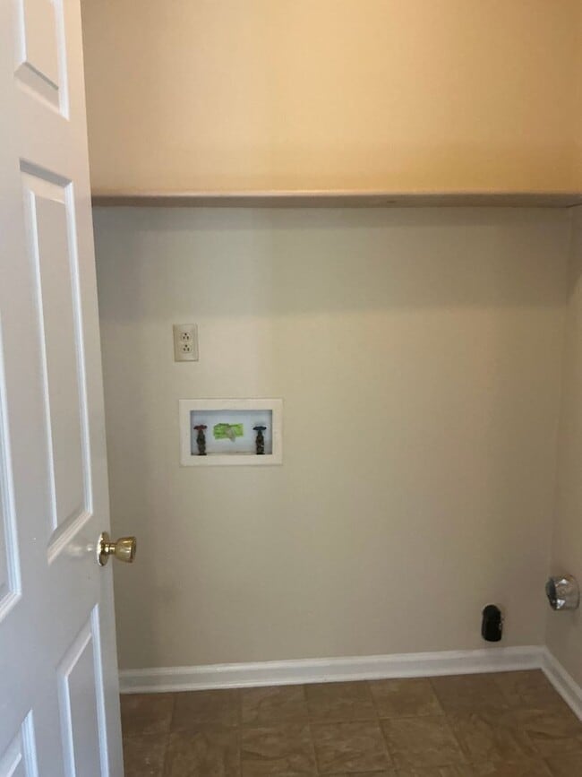Building Photo - 910 Dolphin Ln