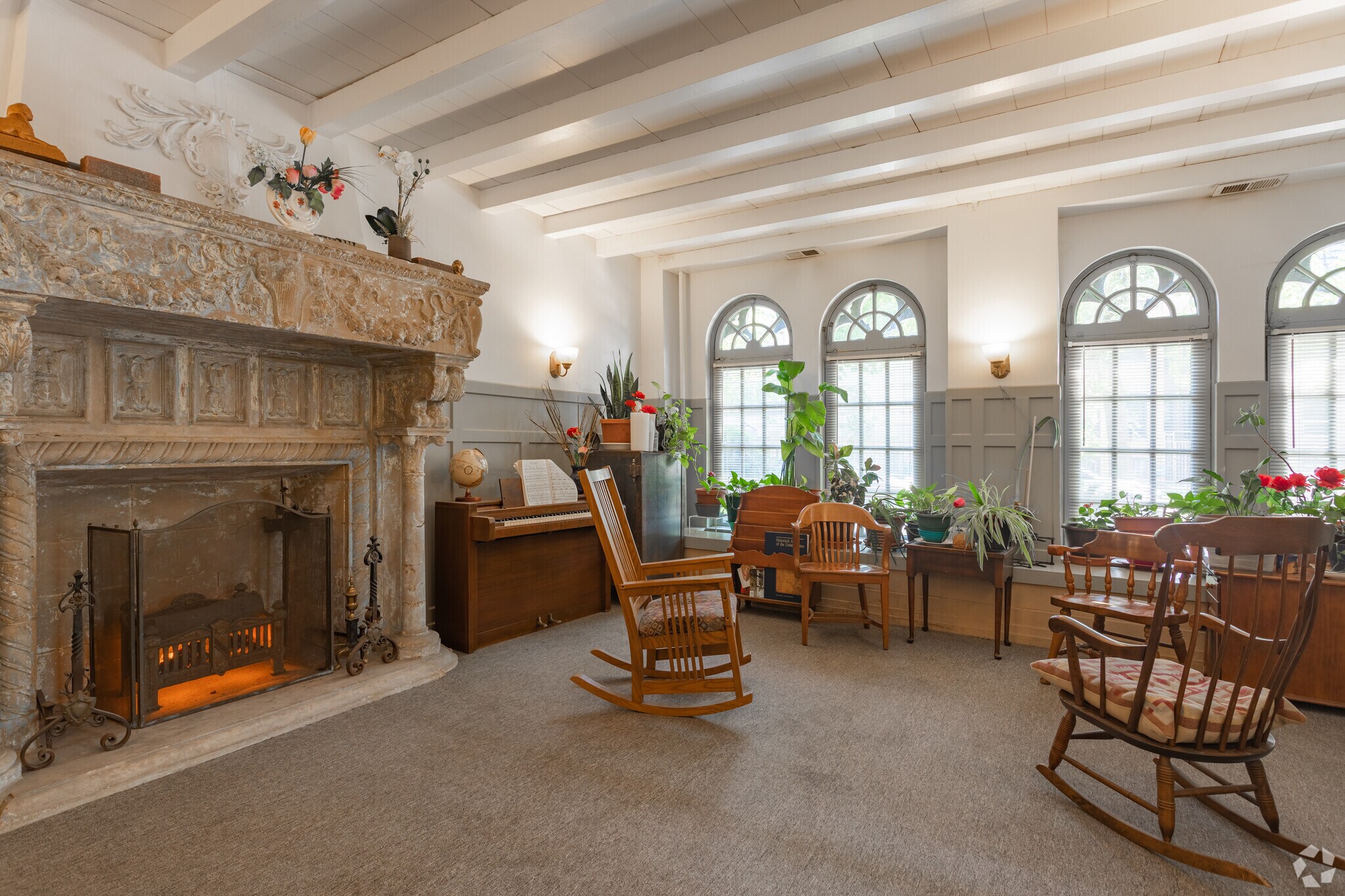 Winthrop Terrace LLC 5734 N Winthrop Ave Chicago IL 60660 Apartment