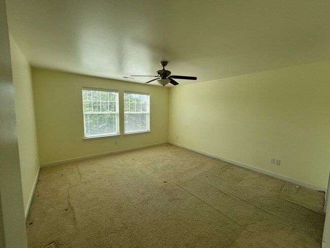 Building Photo - Beautiful Three Bedroom House for Rent in ...