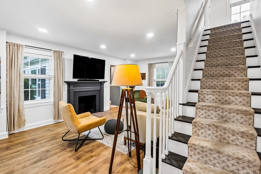 Building Photo - 1140 Trumbull Ave SE