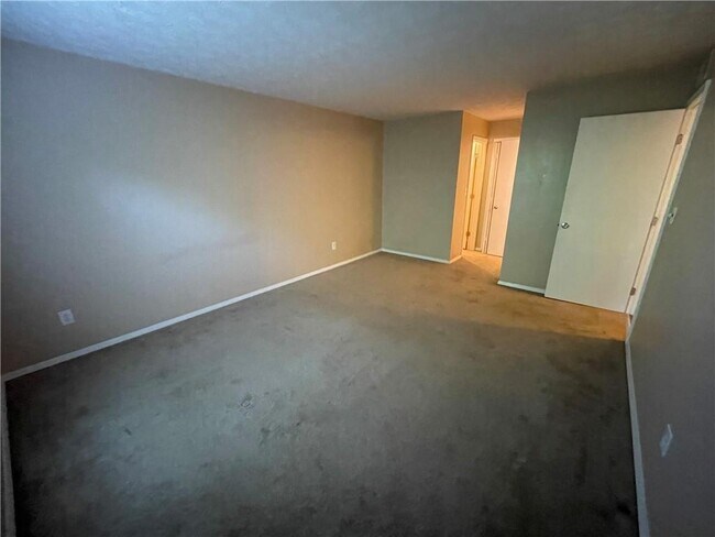 Building Photo - 803 Wynnes Ridge Cir SE