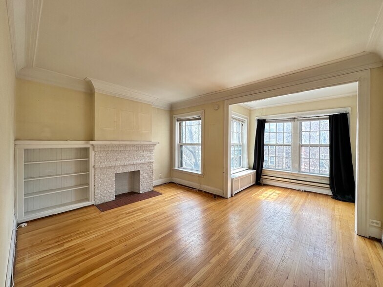 Building Photo - 943 Judson Ave